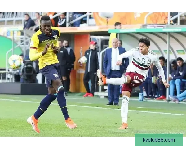 张亦弛多次神勇扑救国少小组三战全负仅差一球惜败科特迪瓦